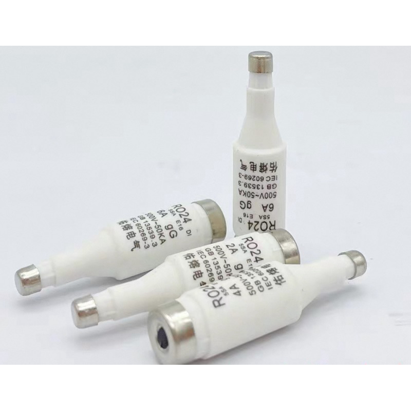 R024 ฟิวส์ขวด ฟิวส์เซรามิก คุณภาพดี กำลัง500V 2A 4A 6A 8A 10A 16A 20A 32A มีหลายค่า ระบุที่ตัวเลือก
