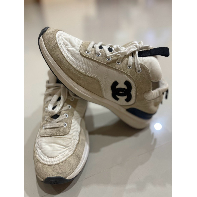 รองเท้าผ้าใบชาแนล Chanel sneakers แท้100% size38 ยาว24cm.มือสอง