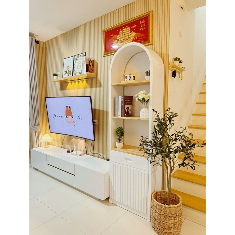 ตู้โชว์โค้งสไตล์มินิมอล P01