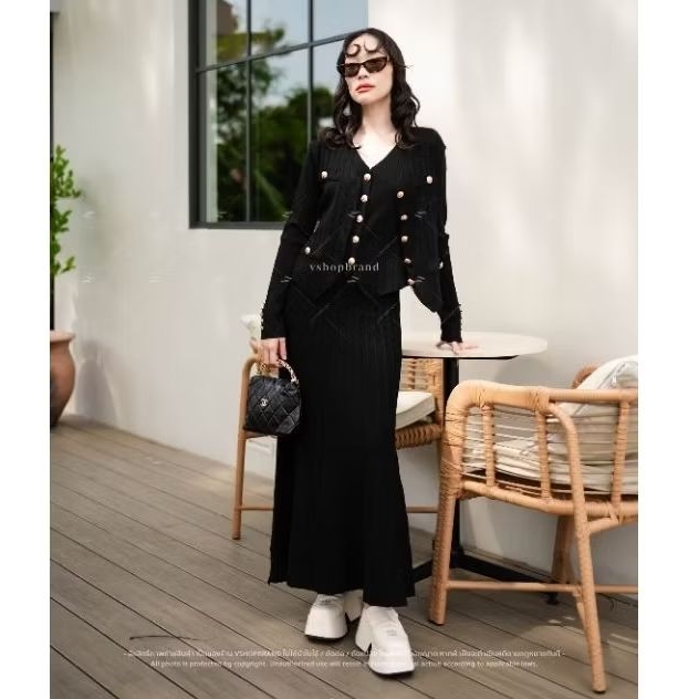 VSHOP Set 3 ชิ้น เสื้อคลุมผ้าร่องกระดุมทอง+เสื้อแขนกุด+กระโปรงยาวหางปลา 8056-7