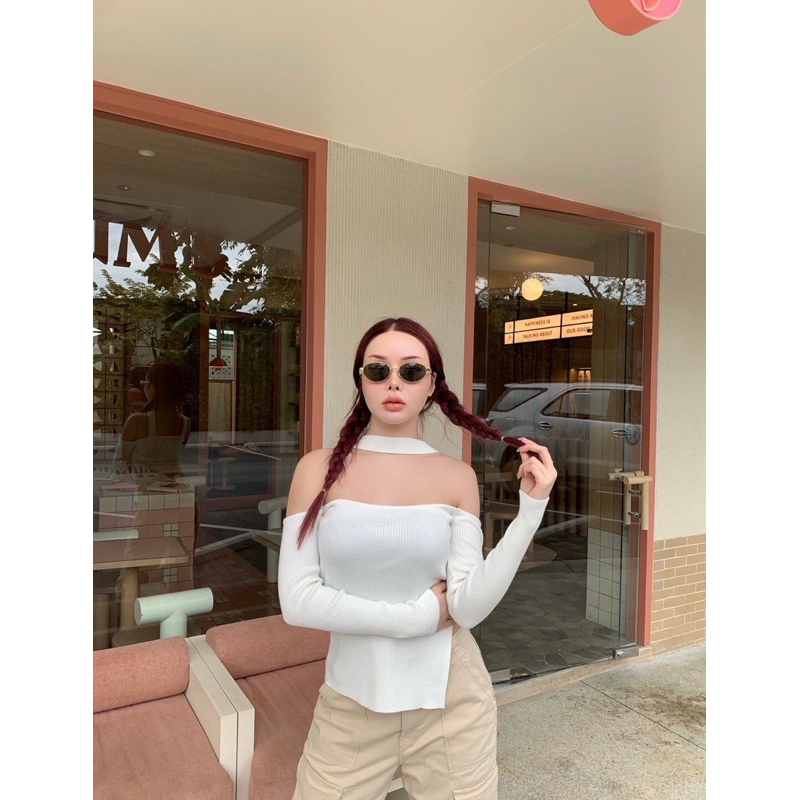 newlooksbkk VLT18 “𝗡𝗲𝗰𝗸𝗲𝗱 𝗸𝗻𝗶𝘁 𝘁𝗼𝗽” เสื้อเกาะอกไหมพรมแขนยาว คล้องคอสุดชิค ดีเทลผ่าข้าง