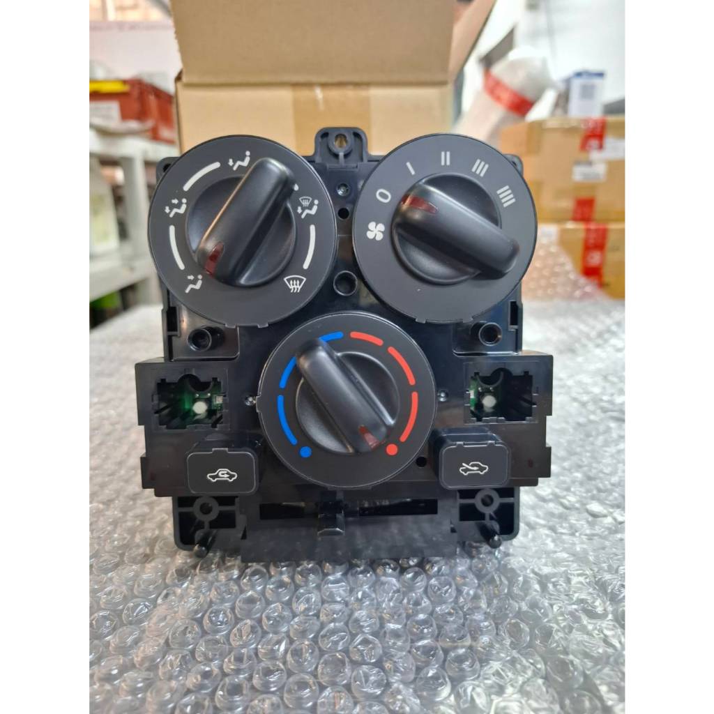 สวิทช์ควบคุมแอร์ NISSAN NV350 URVAN E26 27515-3XA2A CONTROL ASSY