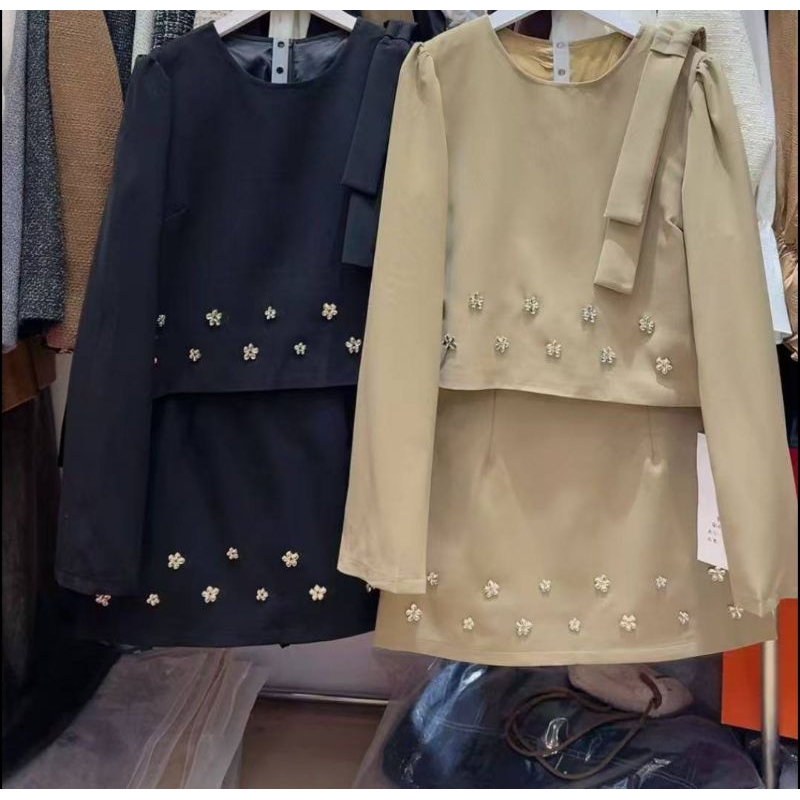 ชุดเซ็ทนำเข้าสไตล์เกาหลี เสื้อ+กระโปรงสั้น งานไฮเอนด์