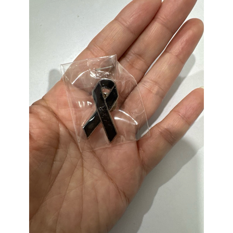 เข็มกลัดไว้อาลัย เข็มกลัดไว้ทุกข์