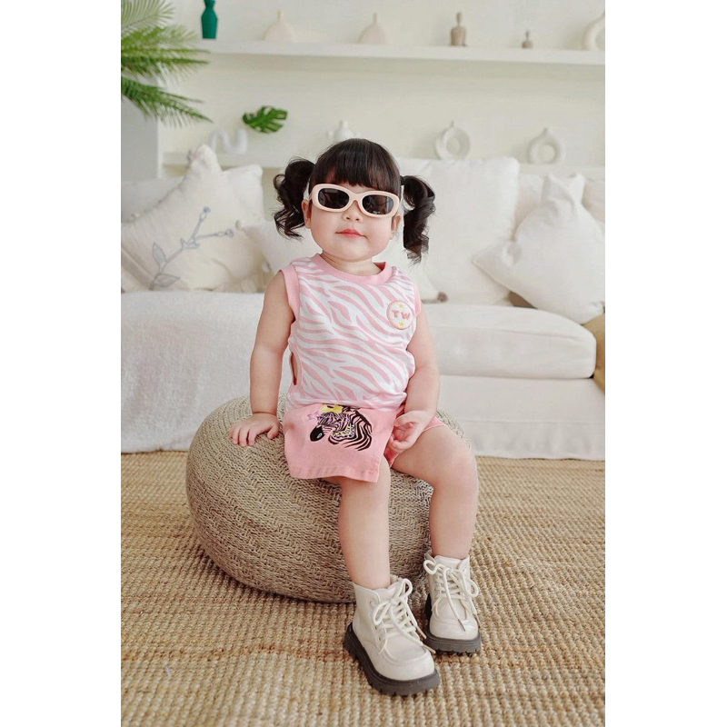 New : tiny whale ชุดเซ็ตเด็กผู้หญิง 4T