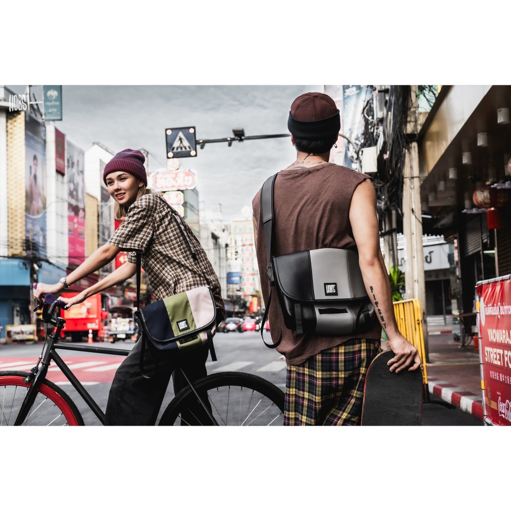 (จัดส่งฟรี) กระเป๋าสะพายข้าง แบรนด์ HOBS (100% Genunie) NOMAD Messenger Bag พกพา Tablet, Laptop