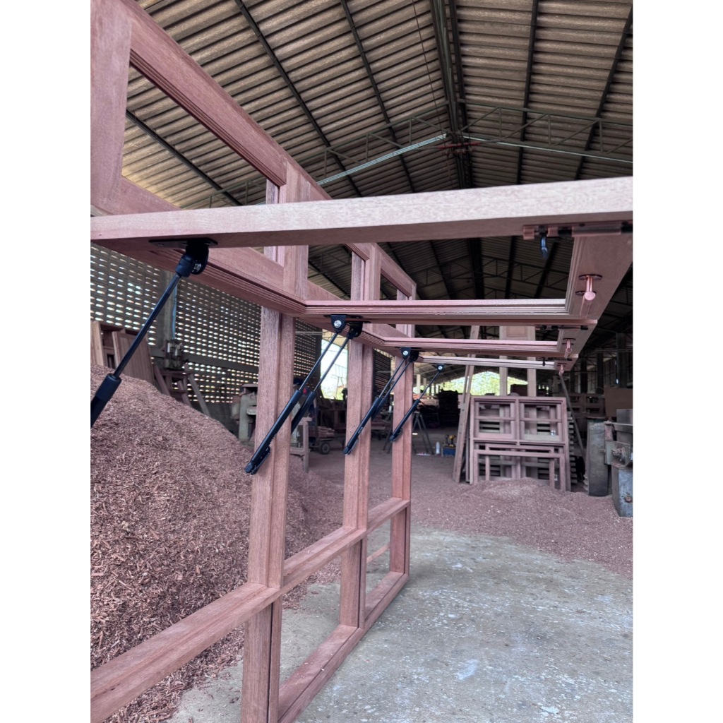 **ส่งฟรีส่งไว**หน้าต่างติดโช้ค ขนาด188*138 วัดนอก หน้าต่างกระทุ้ง3ช่องขนาดใหญ่ ขนาด60*69 ซม. กระจกติ