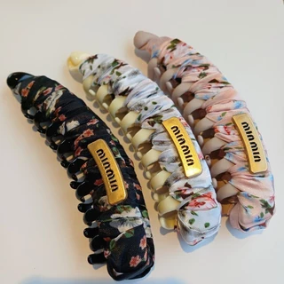 [B052] Banana clip korean กิ๊บหนีบรวบผมทรงกล้วยสำหรับรวบผมหนา กิ๊บผ้าซาตินลายแบรนด์มี 16 ลาย ติดผมทรงหางม้าแน่นอยู่ทรง