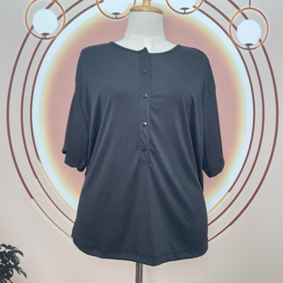 Goodly เสื้อแขนสั้นคอกลม ผ้าร่องไซส์ใหญ่ กระดุมจริง 56“/62”