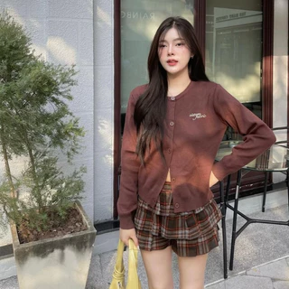 Sistersfabric - Anna Cardigan เสื้อคาดิแกนไหมพรม ปักโลโก้ มีกระดุม ผ้าหนานุ่ม