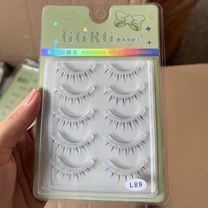 ขนตาล่างปลอม รุ่น SARINA ขนตาแบบ 3D ความยาว 4-7 mm. ยาวนุ่ม ไม่แข็ง แกนเอ็นบางใส เป็นธรรมชาติ ติดง่าย ใส่สบาย ไม่บาดตา