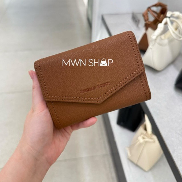 Charles&keith มีโค้ดลด30% Stitch Trim Envelope Wallet กระเป๋าสตางค์ใบสั้น ของแท้จากชอป