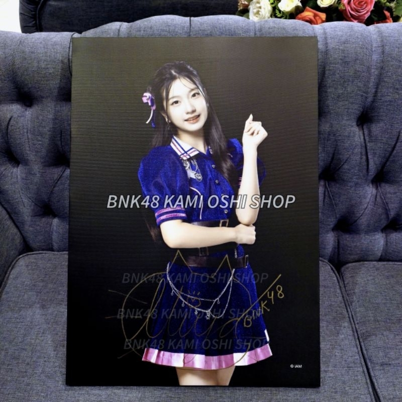 แคนวาส Niya BNK48 ลายเซ็นจริง A2 Canvas : Whisper Roar Original Stage นีญ่า