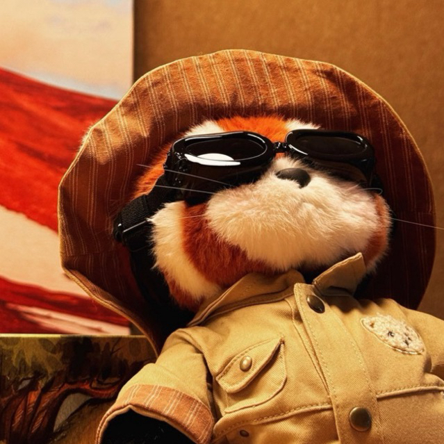 (พรีออเดอร์) RED PANDA WITH EXPLORER SUIT (30CM)