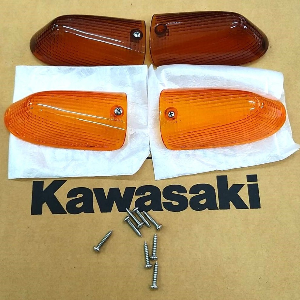 ฝาไฟเลี้ยว Kawasaki  เซอร์ปิโก้ สีส้ม,สีรมดำ 1คู่ L-R แถมสกรูฝาไฟเลี้ยว2อัน (เลื