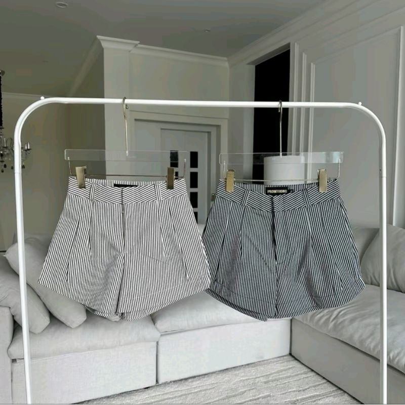 กางเกง​ขาสั้นบาร์บี้เอวสูงลายริ้ว​Pomthong​