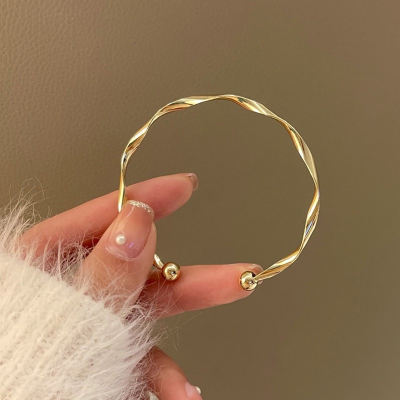 😊ของสวย ส่งไวจ้า😊🎁กำไลข้อมือแฟชั่น กำไลข้อมือลายบิดเกลียว เครื่องประดับผู้หญิง สไตล์เกาหลี พร้อมส่งจากไทย - รูปที่ 2