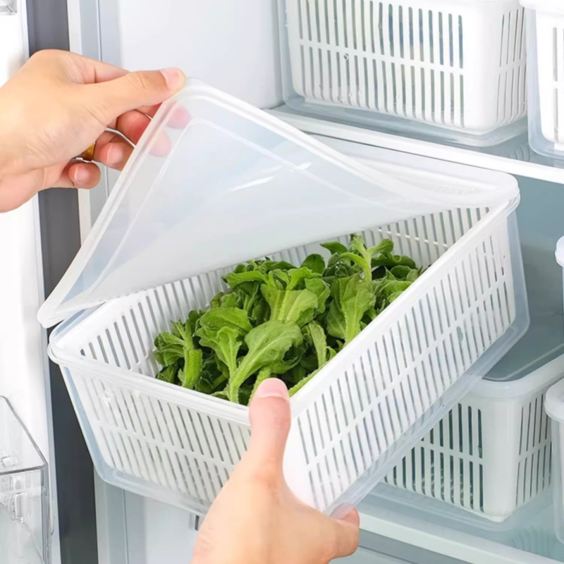 กล่องเก็บผัก ตะกร้าระบายน้ำ พร้อมฝาปิดและตะแกรงกรองน้ำ วัสดุ PP สามารถวางในตู้เย็นได้ กล่องเก็บผักและผลไม้