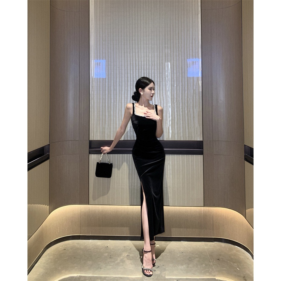 (Dress5-255)พร้อมส่ง Velvet Black Pearl Dress เดรสกำมะหยี่ดำสายเดี่ยว คอประดับมุก คริสตัล รัดรูป หุ่นสวย ออกงาน ราตรี - รูปที่ 5
