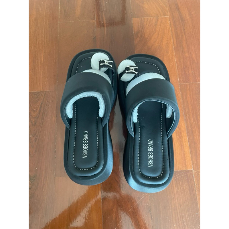 รองเท้าแตะเสริมส้น สีดำ แต่งอะไหล่เงิน vshoes size 38