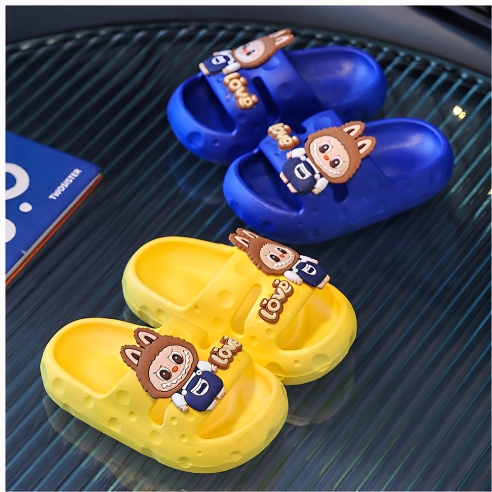 รองเท้าแตะเด็ก แต่งตัวการ์ตูนลาบูบู้ วัสดุยางนิ่ม มีกันลื่น children’s shoes Labubu พร้อมส่งในไทย **