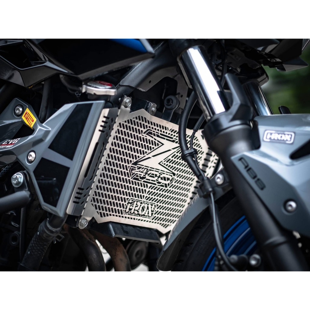 การ์ดหม้อน้ำ IRON สำหรับ KAWASAKI Z400 - Z400SE / Radiator Guard