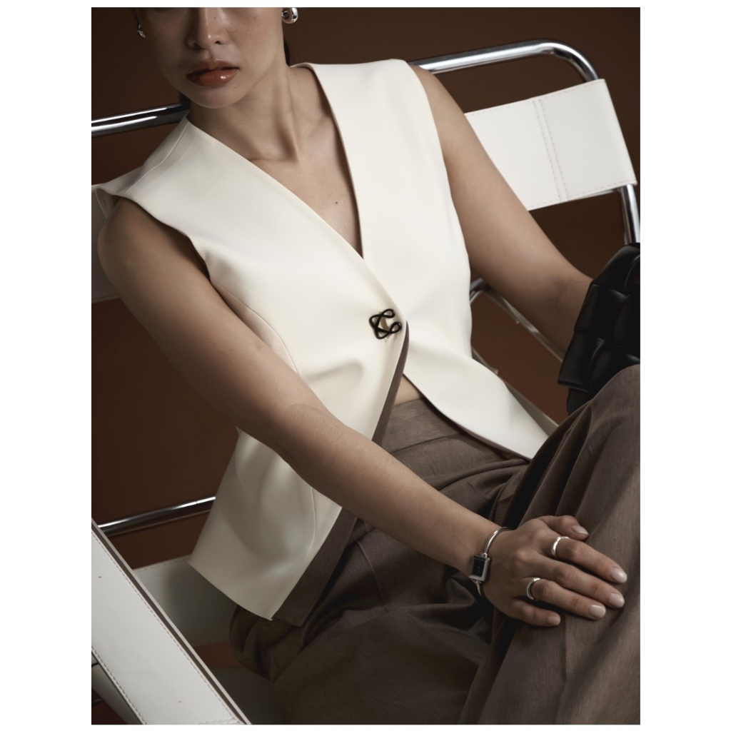 CORE Atelier - ELEVATE Vest เสื้อกั๊ก