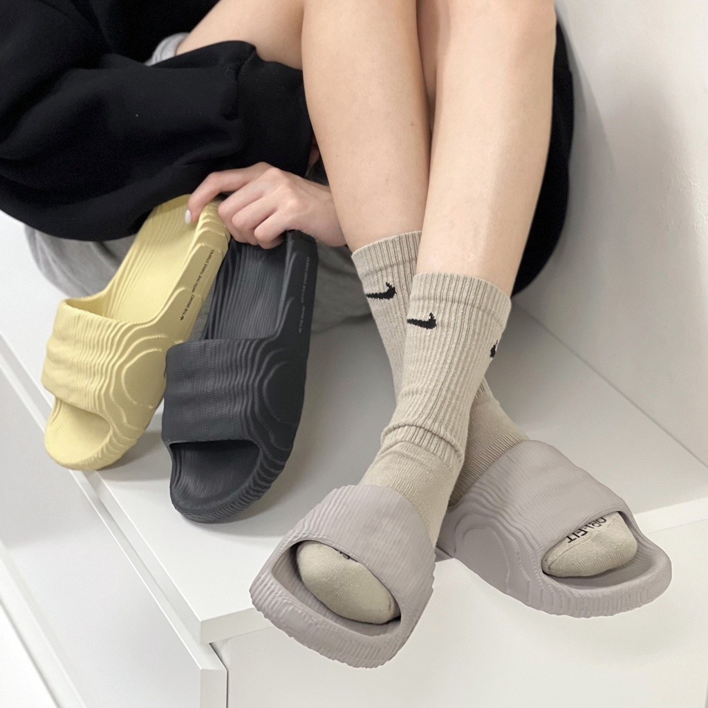 (ของแท้พร้อมส่ง) adidas รองเท้าแตะ ADILETTE 22 สี Magic Lime / Off White / Sliver Green /Light Brown ดีไซน์ล้ำ ใส่สบาย