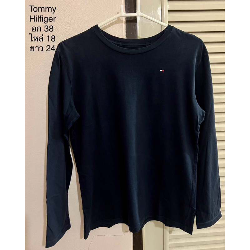ส่งต่อ‼️เสื้อแขนยาวคอกลม T omm y H ilfige r แท้ 💯%ปักมินิโลโก้ สีกรมท่า สวย(มือ2สภาพดีป้ายในคอเลือนไ