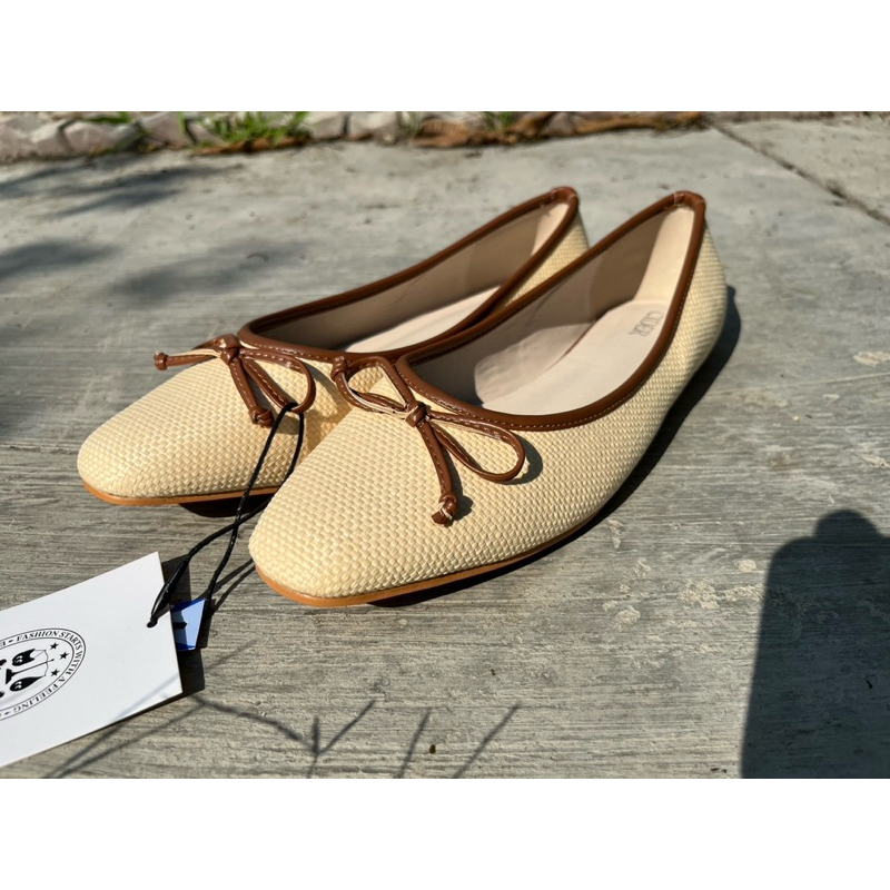 New!! รองเท้าลำลอง ballerina สีครีม แบรนด์ CIDER size 40 ยังไม่ได้ใช้งาน