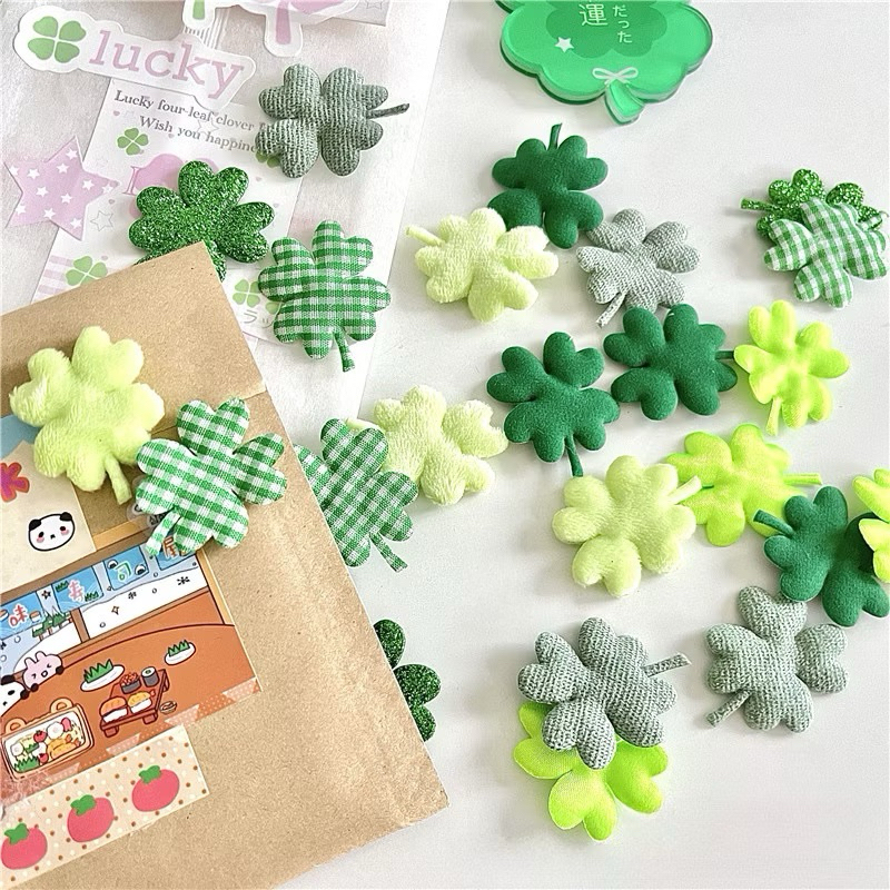 ☘️🩷พร้อมส่ง! อุปกรณ์สำหรับตกแต่ง แพค10ชิ้น ใบโคลเวอร์ โชคดี ผ้าฝ้าย แฮนด์เมดdiy สวยมาก คละหลากสี