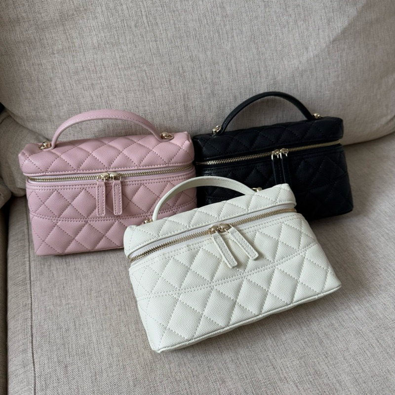 (สีดำ พร้อมส่งต้นเดือนมิถุนายนค่ะ) CC vanity bag with chain กระเป๋าถือหนังคาเวียร์ หนังวัวแท้