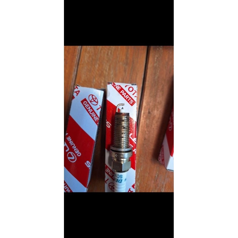 หัวเทียน toyata SC16HR11มือสอง 4ตัว