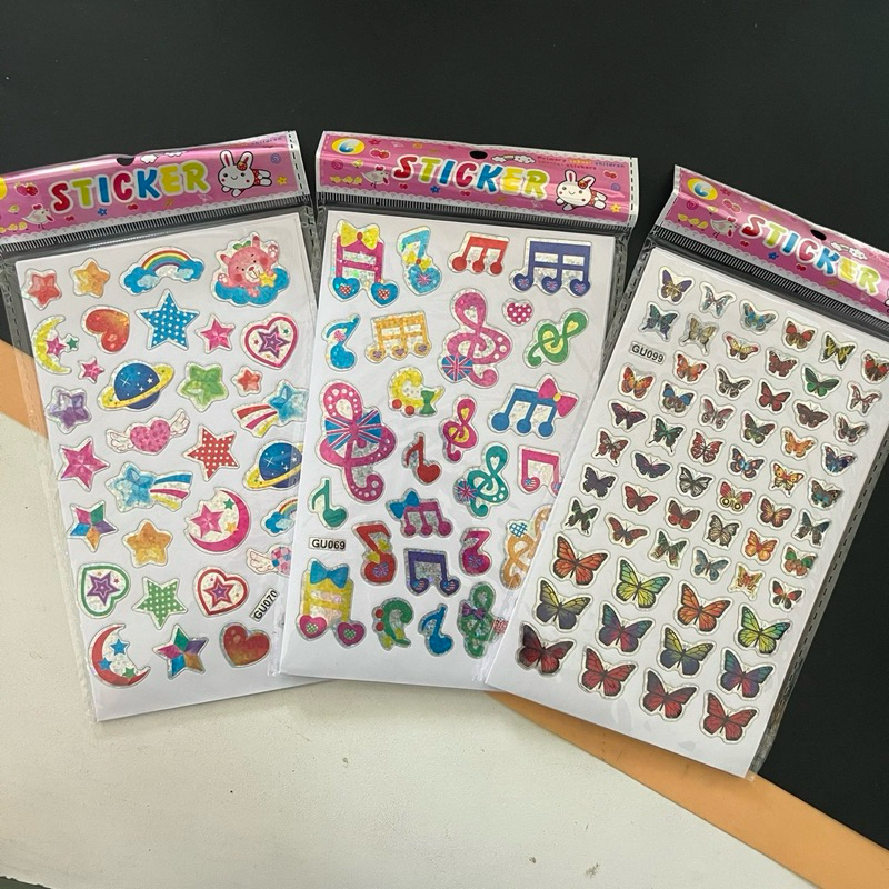 (ยกโหล 12 ชิ้น) No.930 สติกเกอร์ 3มิติ สติกเกอร์ 3D สติกเกอร์เงา สติกเกอร์คละลาย หนึ่งแพคมี 10 แผ่น ได้ทั้งหมด 12 แพ็ค