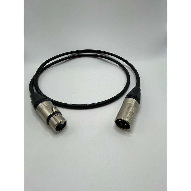 สายไมค์XLRผู้/เมียทำจากสายชีลสเตอริโอของcanareรุ่นL-2T2SหัวของNeutrik