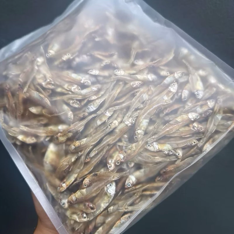 ปลาอบแห้งไม่เค็ม 1kg. อาหารเต่าน้ำ ขนมสุนัข ขนมแมว เพิ่มแคลเซียม เต่าญี่ปุ่น หนูแฮมเตอร์ ขนาดประมาณ ประมาณ 5ซม