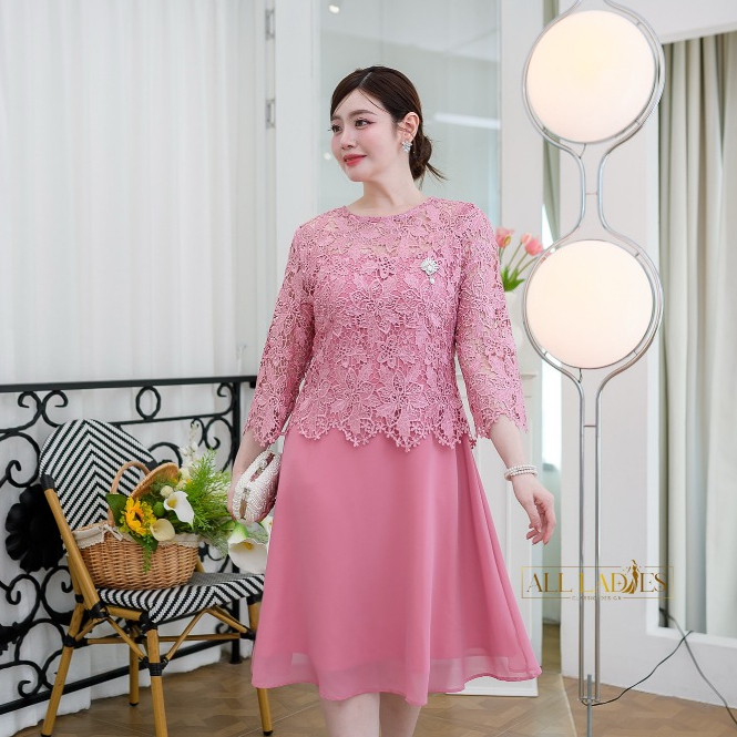 All Ladies  เดรสลูกไม้ราตรีสั้น งานจริงผ้าสวยมาก เนื้อดีพรีเมี่ยมทอลายสวยแน่น ๆ รุ่นนี้่ใส่ออกงานไม่มีพลาดค่ะ
