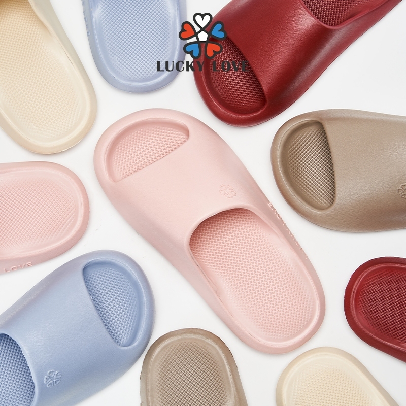LuckyLove รองเท้าแตะหญิง รองเท้าแตะพื้นนิ่ม รองเท้าแตะกันลื่นผู้หญิง สีสันสดใส พื้นหนาและนุ่ม ป้องกันกลิ่น LK002