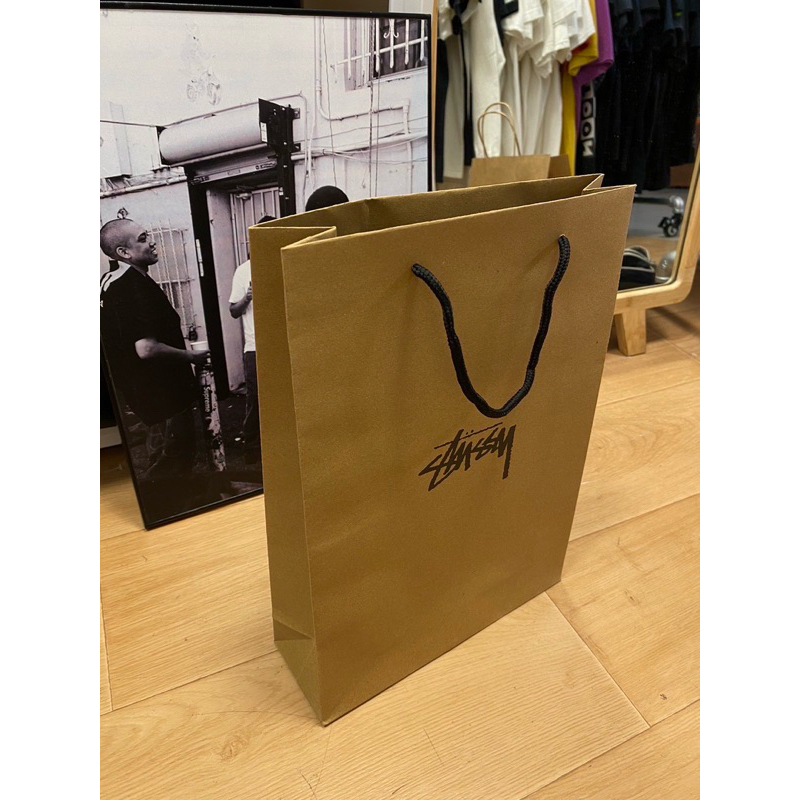 ถุงกระดาษStussy ขนาดกว้าง28ยาว40ซม.