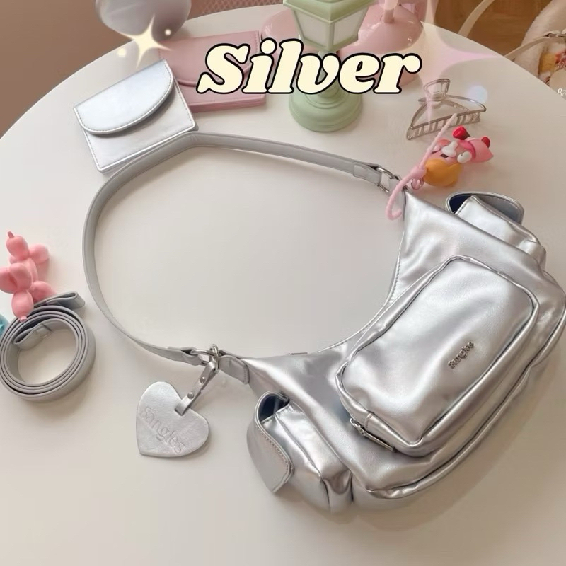 กระเป๋ารุ่น Scone 🍨🍦ทรง cargo bag size 9 นิ้ว แถมฟรีพวงกุญแจหัวใจ💖 D030