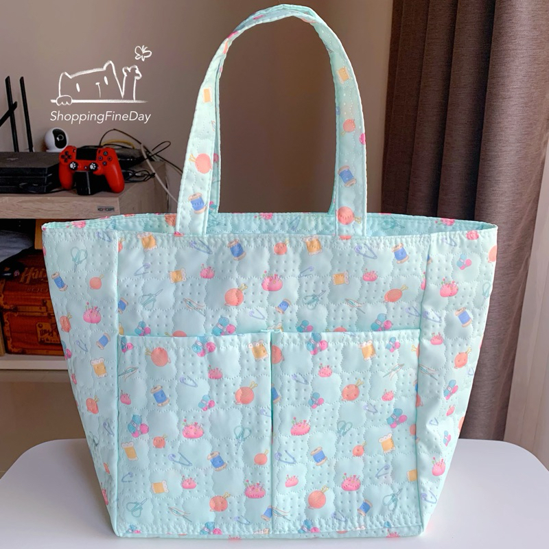 กระเป๋าผ้าฟองน้ำสะท้อนน้ำลายน่ารัก รุ่น Many กระเป๋าถือสะท้อนน้ำ ทรง Top Handle จีบข้าง(ก้นกว้าง)