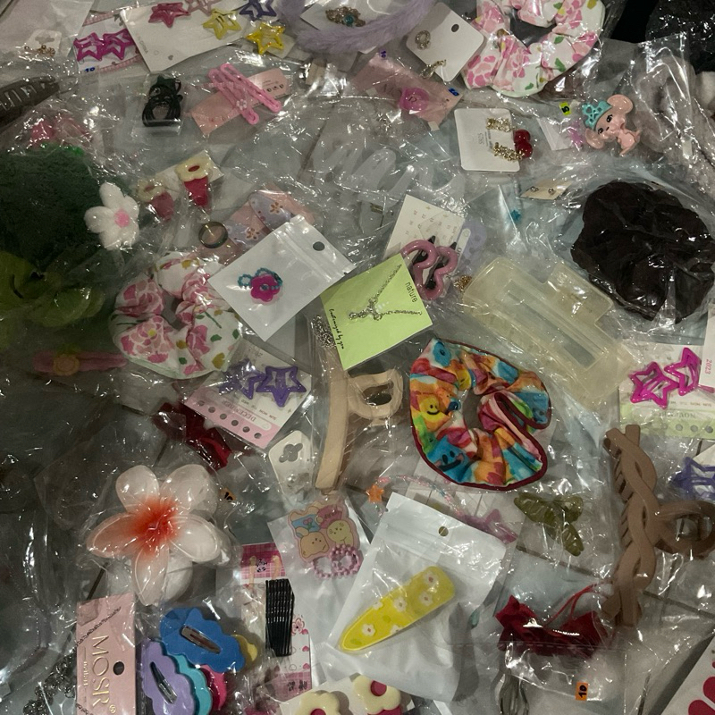 สุ่มสินค้า ฟรี❗️1 ชิ้น  เมื่อช้อปขั้นต่ำ 300 baht 🌟