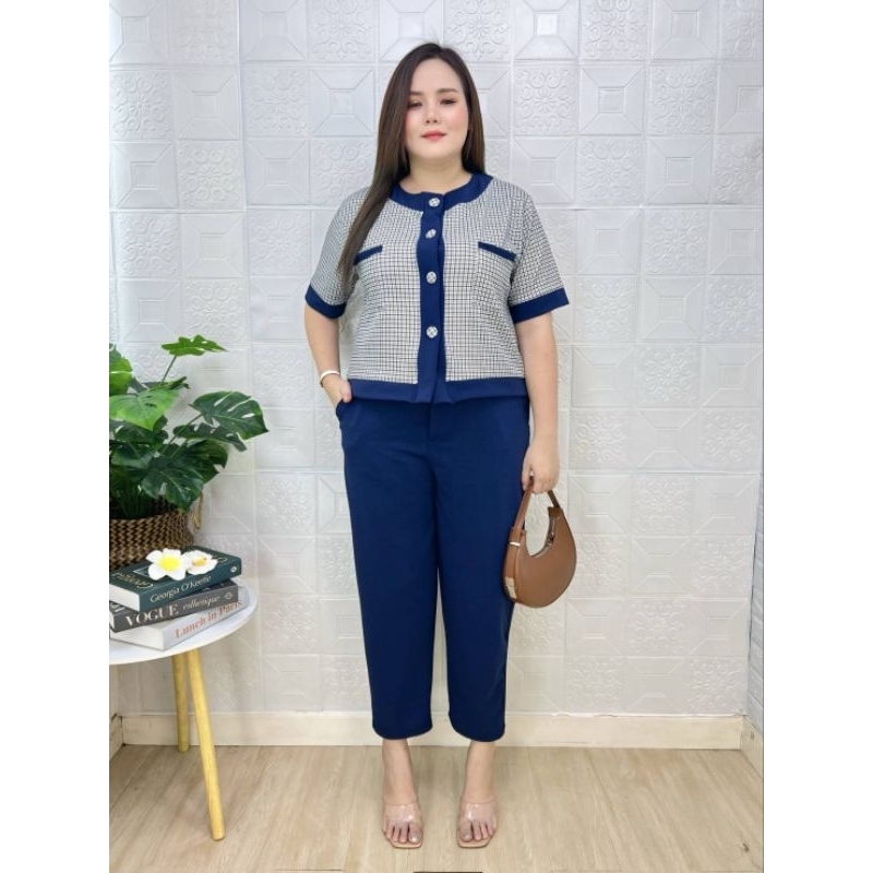 ชุดเชตสาวอวบอ้วน2ชิ้น พลัสไซส์ Miss M.A. Closet เสื้อแฟชั่นคอกลมแต่งสาบกระดุมหน้า&กางเกงขายาว 38 นิ้ว Clothing Women