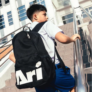 กระเป๋าเป้สะพายหลัง ARI ESSENTIAL BACKPACK สกรีนชื่อได้ ของแท้จากช้อป