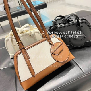 กระเป๋าสะพายข้าง Charles & keith รุ่น Enola Elongated-Handle…