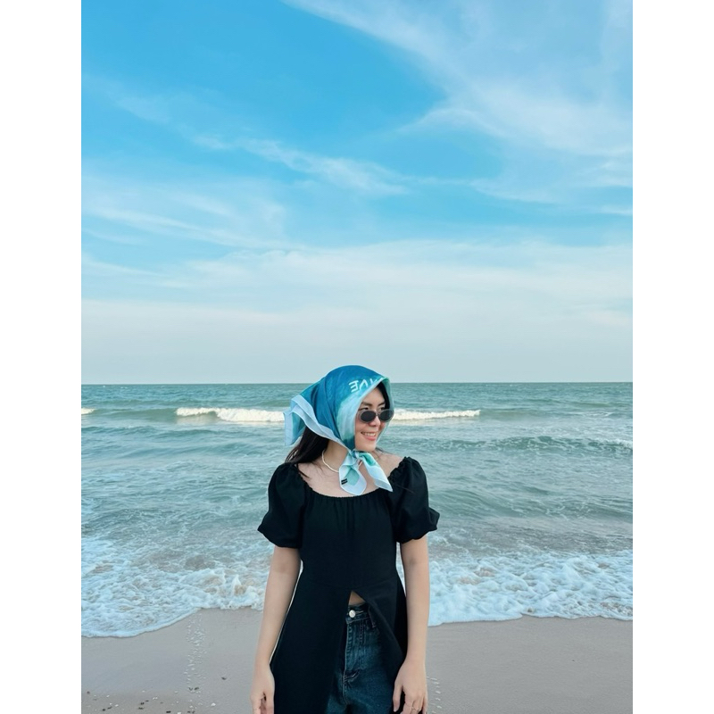 ส่งต่อ ชุดมินิเดรสน่ารัก แหวก3ทาง แขนพอง ผูกหลังพรางหุ่น ผ้าฝ้ายเกรดฟอกนุ่ม สไตล์มินิมอล จากร้าน FON