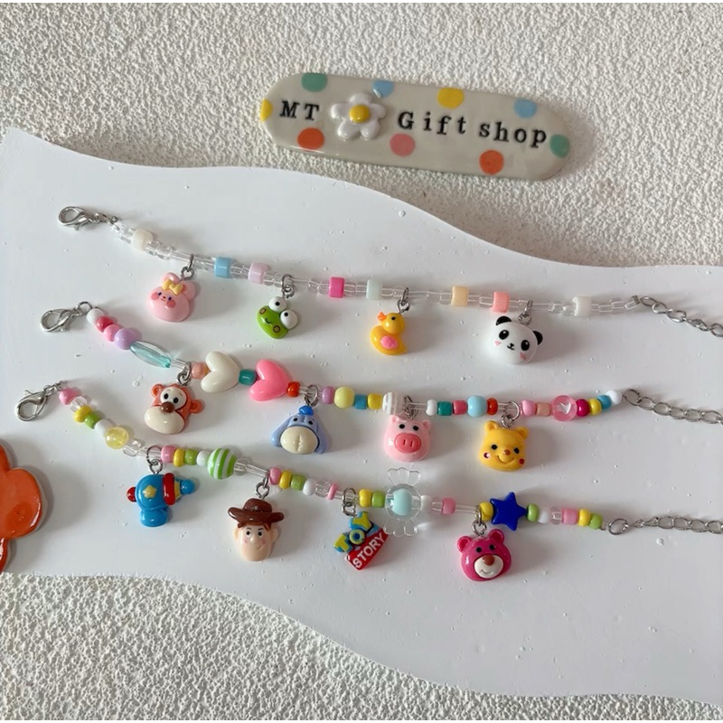 B034 สร้อยข้อมือลูกปัดจี้ห้อยตุ๊กตาเรซิ่น