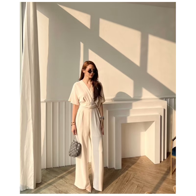 Alot Grace สี lvory ไซส์S เรียบๆ มินิมอล