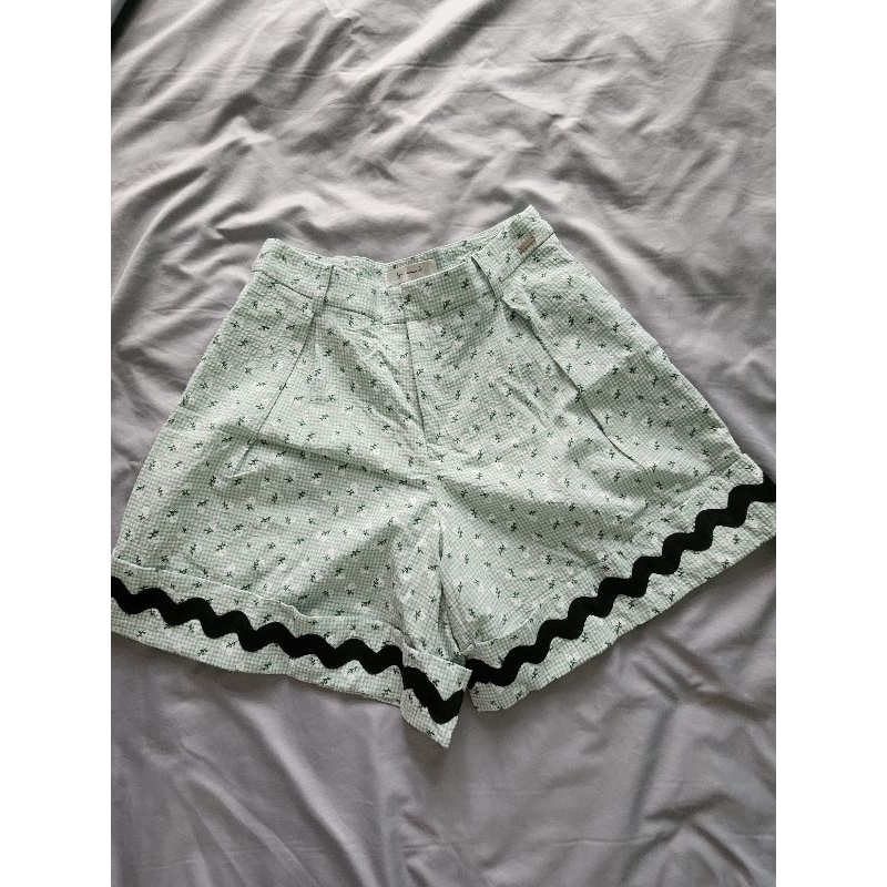 ส่งต่อกางเกงสีเขียว lynaround ไซส์xs