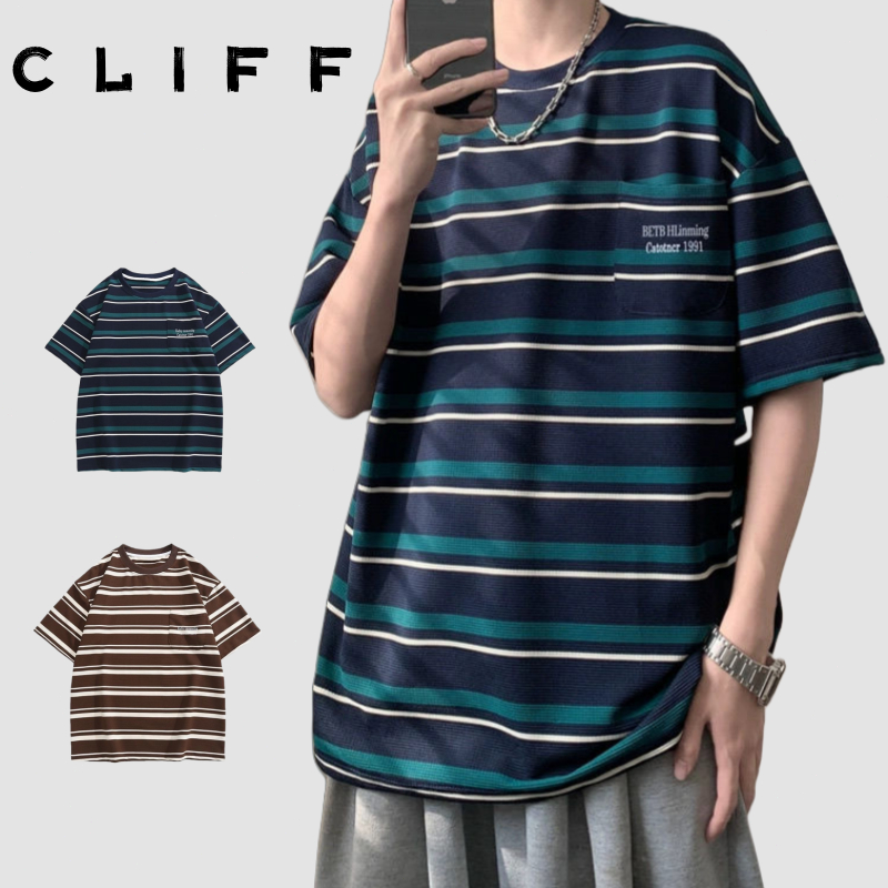 CLIFF แขนสั้นผู้ชาย เสื้อยืดลายทาง คอกลม มีกระเป๋า พิมพ์ลายตัวอักษร แฟชั่นแมทช์ง่าย หลวมใส่สบาย